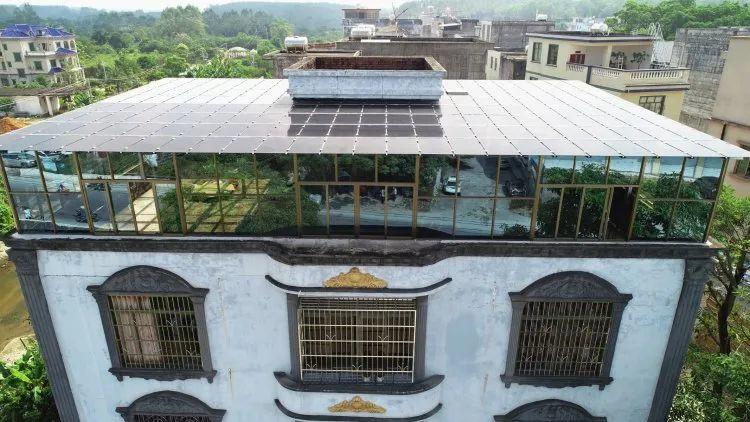 還在裝傳統(tǒng)陽光房？太傻了！如今大家都裝這個(gè)，美觀、環(huán)保還能賺錢！