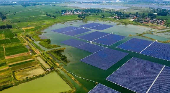 中國(guó)十三省最大光伏電站在這里！欽州康熙嶺的光伏電站能排上號(hào)了嗎？