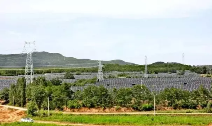 中國(guó)十三省最大光伏電站在這里！欽州康熙嶺的光伏電站能排上號(hào)了嗎？